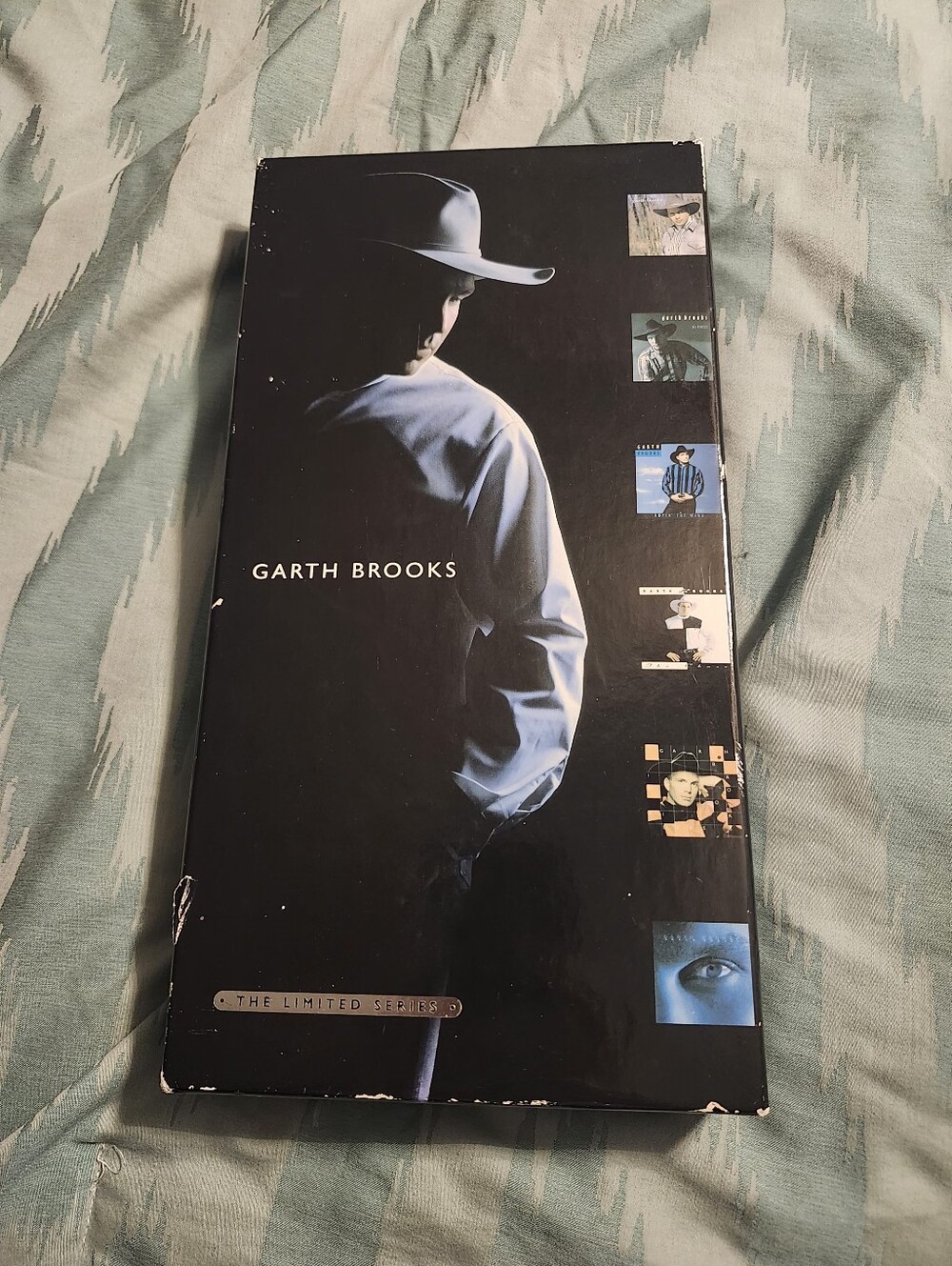 VTG Garth Brooks The Limited Series Box Set 6 x CD 1998 Excellent W/ 62 pg. Book
